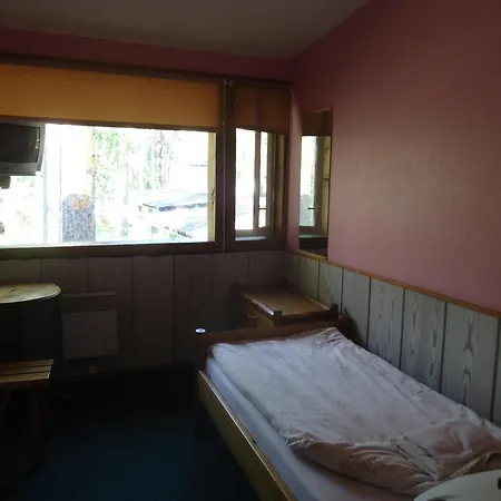 Marika Centre بيت ضيافة *